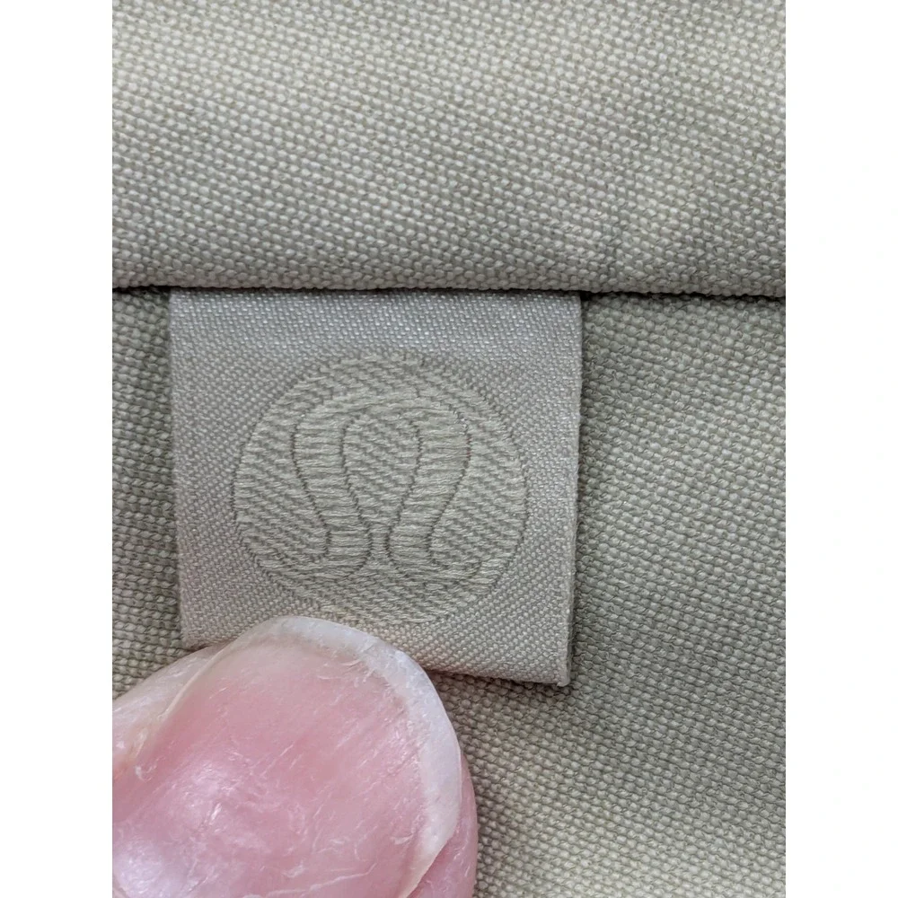 Lululemon Commission Pant Classic Tan Khaki Mens Size 34x30 Chino Trousers Golf